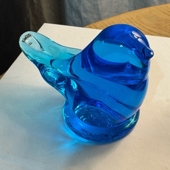 Vintage Leo Ward Bluebird of Happiness
Paperweight Duo Blue Glass Bird Figurines - Picture 6 of 8